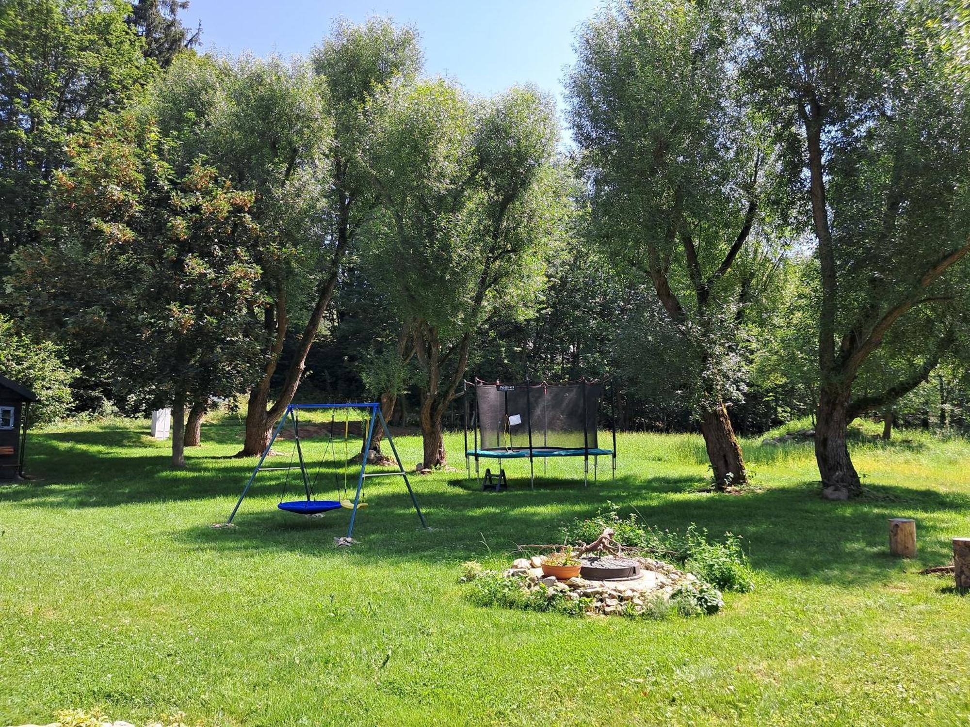 Chwila Moment - Dom W Okolicy Czarnej Gory, Nad Rzeka Villa Stronie Śląskie Exteriör bild